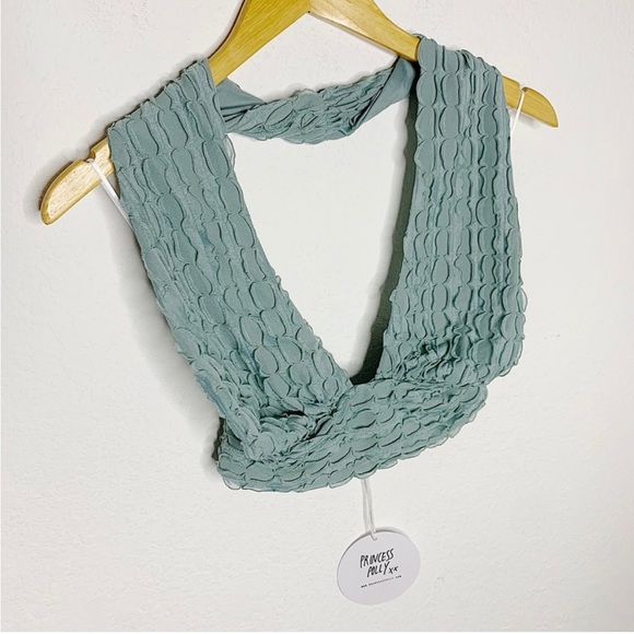 Blue Princess Polly Halter Crop Top - NWT - Picture 3 of 8